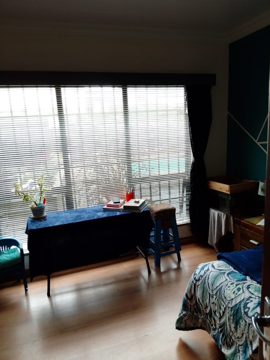 5 Bedroom Property for Sale in Lourenspark North West